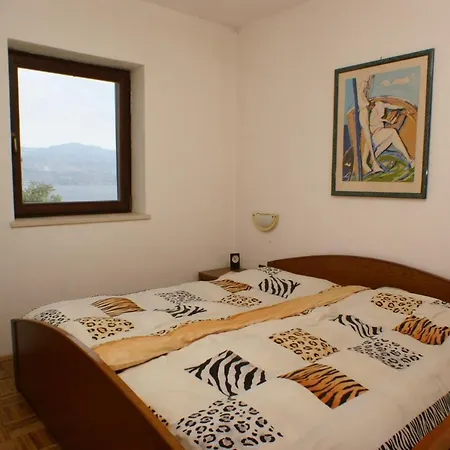 With A Swimming Pool Splitska, Brac - 2889 Apartment Splitska