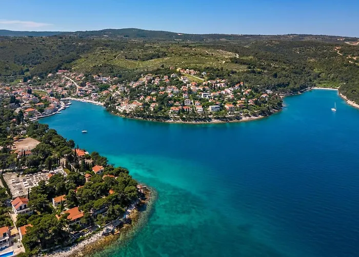 Apartmán With A Swimming Pool Splitska, Brac - 2889 Splitska